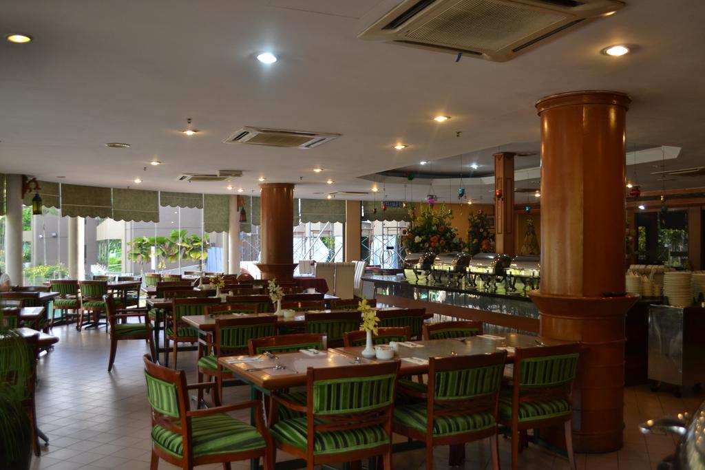 De Rhu Beach Resort Kuantan Dış mekan fotoğraf