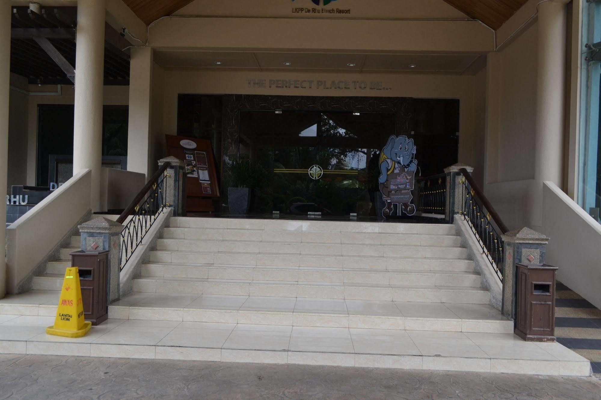 De Rhu Beach Resort Kuantan Dış mekan fotoğraf