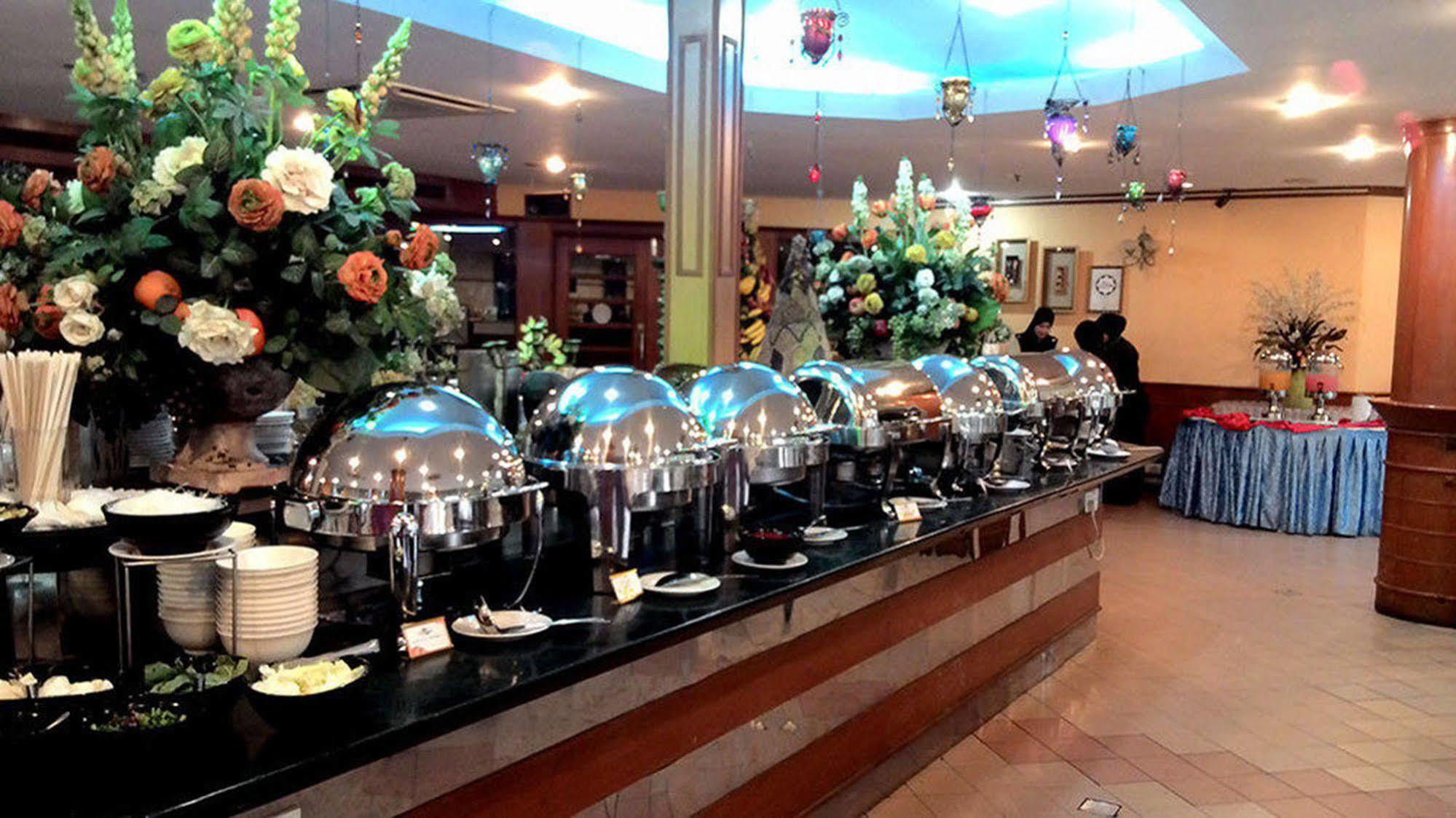 De Rhu Beach Resort Kuantan Dış mekan fotoğraf