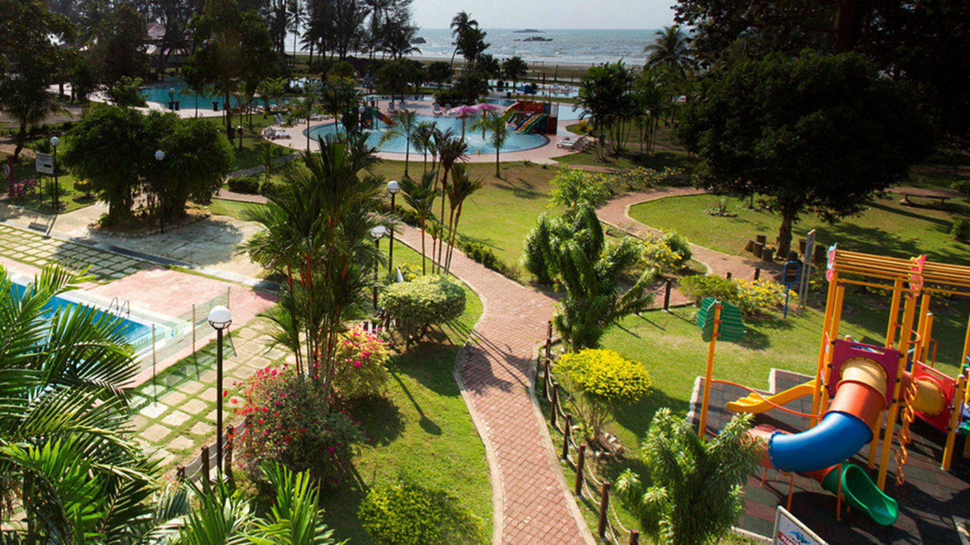 De Rhu Beach Resort Kuantan Dış mekan fotoğraf